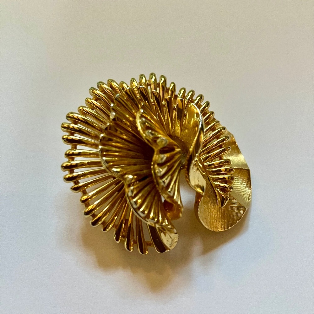Flower of Gold - Boucher Brooch
